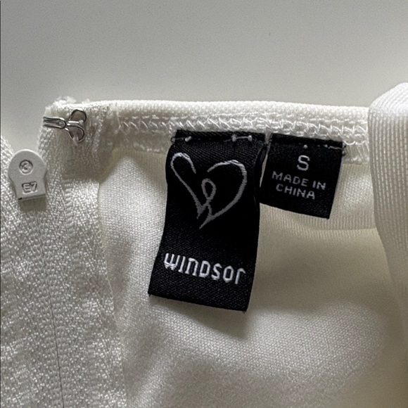 Windsor white bodycon mini dress size small EUC - Picture 4 of 12